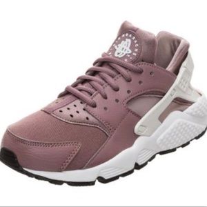 Nike Air Huarache Run Size 7.5 Women's
